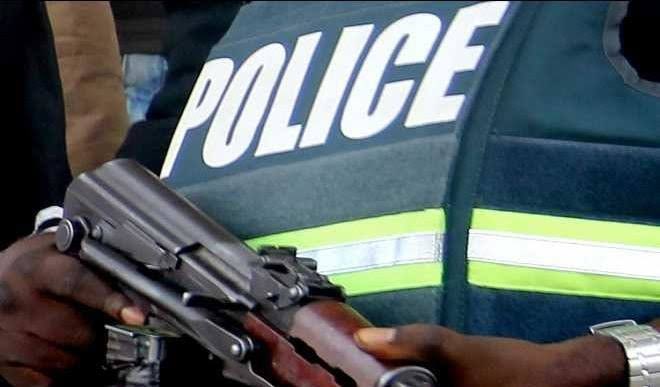 SaharaReporters's tweet photo. Nigerian Soldiers Flee As @PoliceNG Repel Boko Haram Attack On Maiduguri, Kill 8 Terrorists | Sahara Reporters 
A source told SaharaReporters that some soldiers stationed in the area fled on sighting the insurgents.
READ MORE: https://t.co/R8HJayvhZs https://t.co/0hdSgu01Sv