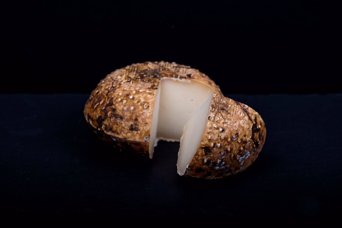 HomewoodCheeses's tweet photo. She’s back - and we’re back!

The first of this year’s Old Demdike will be back at Bath Farmers Market this Saturday...

And the Farmers Market will be back at Green Park Station.  We look forward to seeing you there!

#olddemdike #sheepscheese #ewescheese #bathfarmersmarket https://t.co/JMr86aJMpU