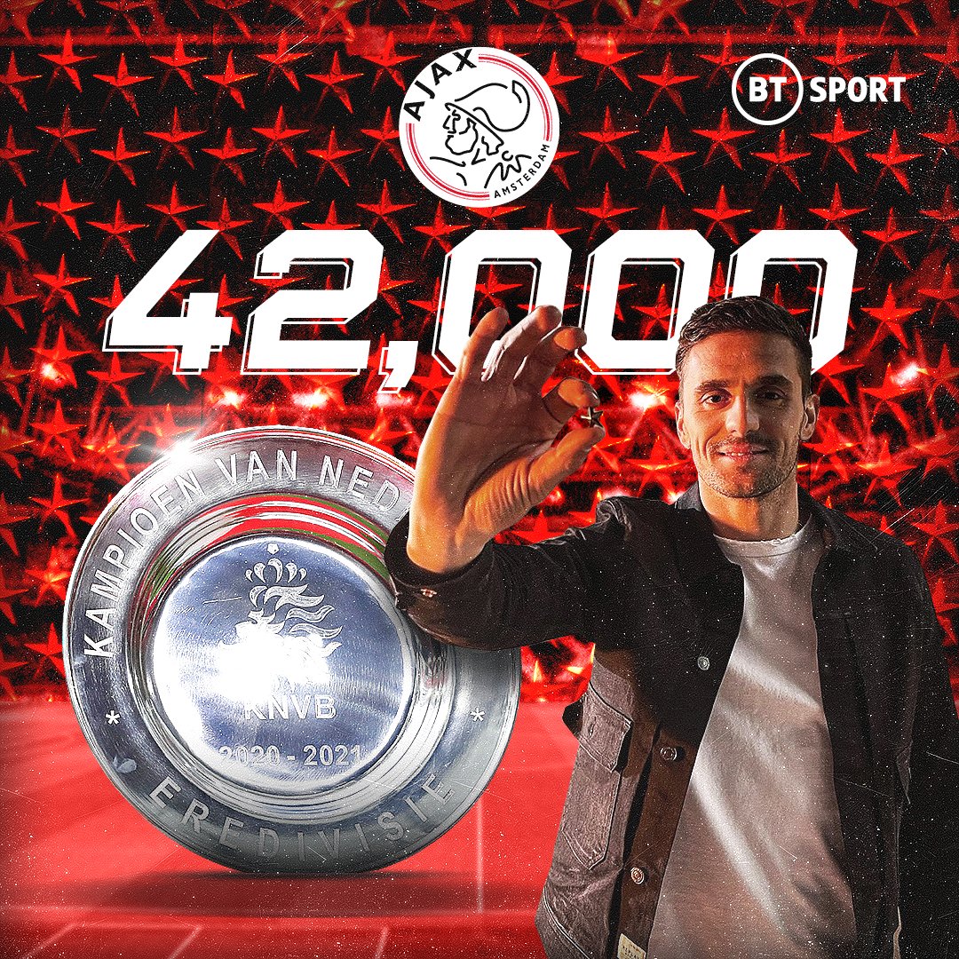 footballontnt's tweet photo. Ajax melted down their Eredivisie trophy, turned it into little stars, and sent a piece out to each season ticket holder 🤯⭐️ 

What a club 👏 https://t.co/a72zORAXni