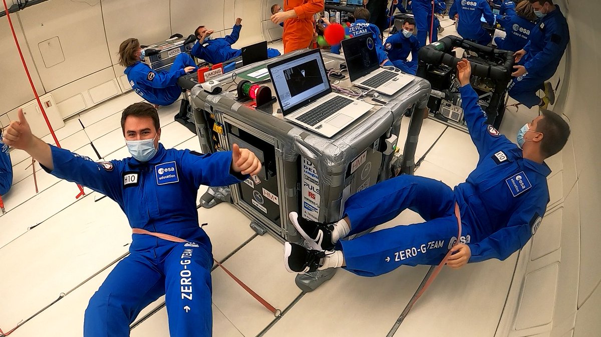 PULSPowerSupply's tweet photo. The research project @AimisFyt explores new approaches for manufacturing directly in space. The aerospace engineering students of the Munich University are developing a 3D printing process and PULS supports the team with the necessary power supplies.
Info: https://t.co/iZZ1sesjQR https://t.co/qcQncbP55M