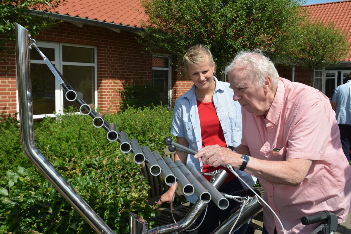 Happy #InternationalNursesDay to all our incredible nurses in healthcare but also to those in the care home sector. We salute you! 
#care #carehomes #seniorcare #music