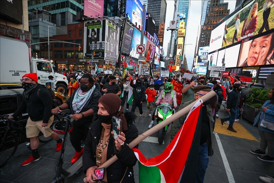 salihmantas's tweet photo. İsrail karşıtı gösteriler bütün dünyaya yayılıyor.
Burası Newyork.
Bu bir cihattır.
Siz de;

#FreePalestine

#GazaUnderAttack etiketleriyle en azından kardeşlerimizin sesini dünyaya duyurun.
Sessiz kalmayın. https://t.co/iG0aFXDSal