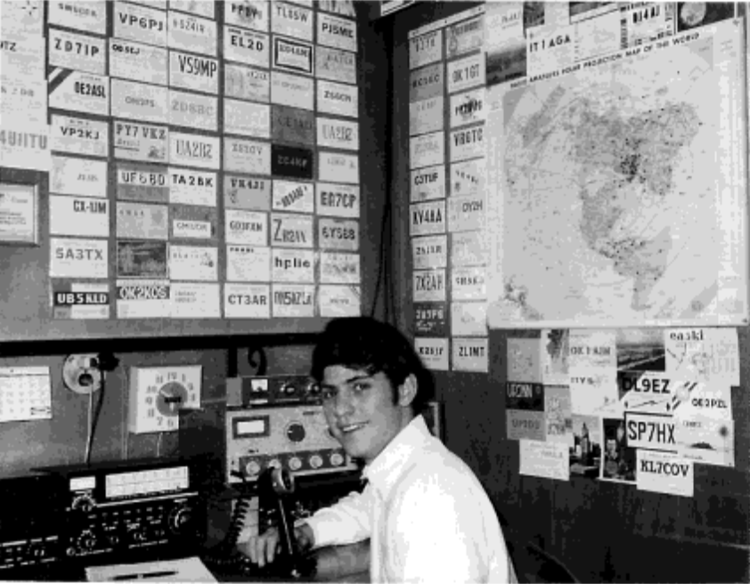 lowcosthamradio's tweet photo. K4IA as WA4TUF in 1967
Source: https://t.co/YscXfoWKsI
📷 by: K4IA 

#hamradio #amateurradio #hamradioporn
#icom #yaesu #kenwood #cw #dx
#arrl #ari #iota #swl #qrp #emergencyradio 
#historyhamradio #history https://t.co/ZTLIaqiq9c