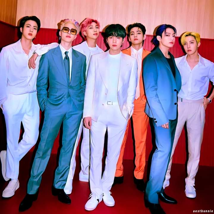 Kylie_monteverd's tweet photo. Yeah,I'm A Filipino. But I will vote to the artist who lights my path even when I'm in the darkness,those artist's that cure may sadness and give happiness.I will forever love them.
SA BTS ANG BOTO KO.

I am voting @BTS_twt for
#BBMAsTopSocial. https://t.co/LgJs8dghzV