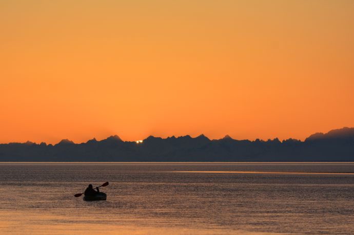 GoodtripPamplo1's tweet photo. Anchorage es la ciudad más grande de Alaska y se ubica en la parte medicinal central del estado en la ensenada de Cook. Está asentada en la costa interior e de la ensenada de Cook. Este es uno de los preciosos atardeceres que nos deja esta ciudad. 🌅✨😁 https://t.co/bdvTvO4WKt