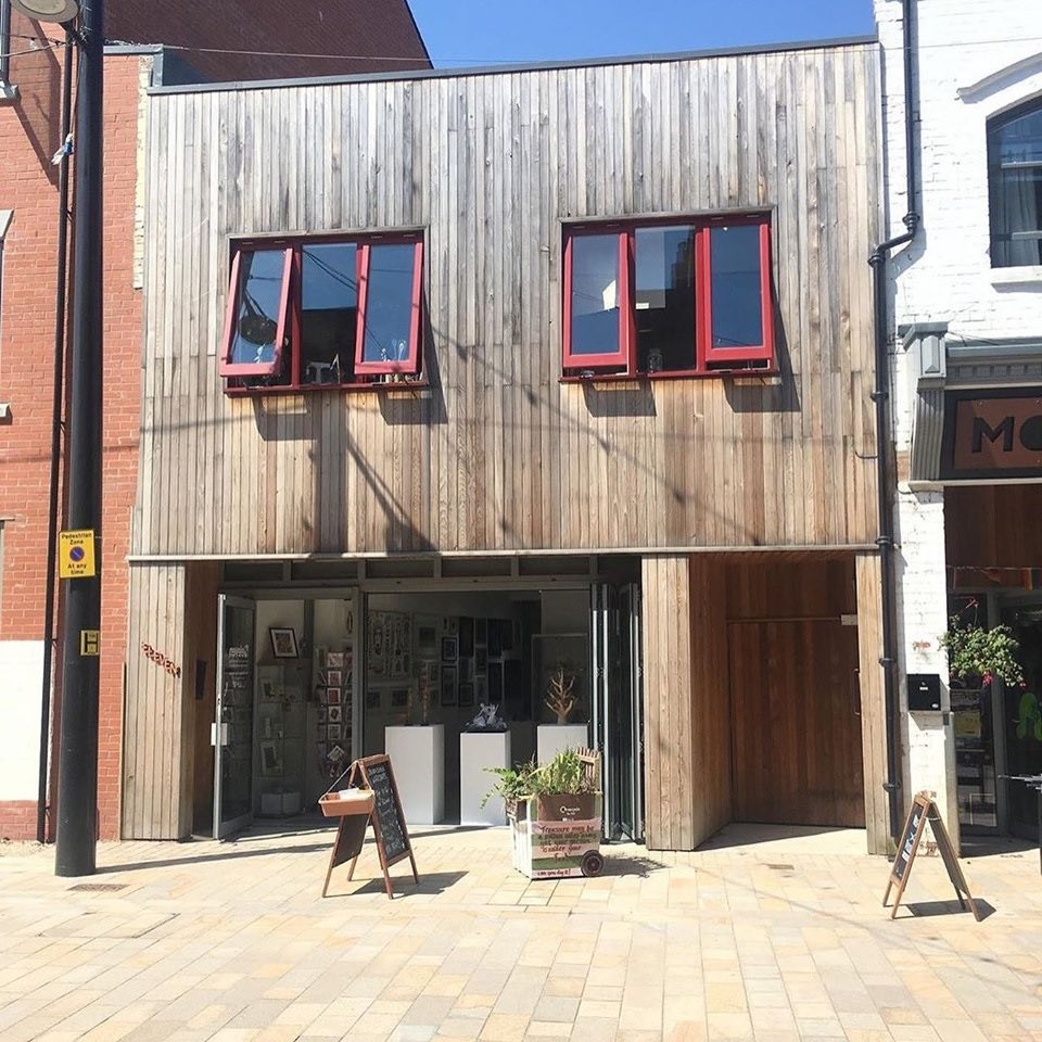 FruitMarketHull's tweet photo. Doors to Humber Street’s galleries and dinosaur museum will be back open again next week: 

🔹 @humberstgallery - May 19th
🔹 @studio11hull - May 19th
🔹 @DinostarHull - May 22nd

Pay us a visit and explore the area’s great independent shops, cafes, salons, bars and restaurants! https://t.co/OnHiqjtBe4