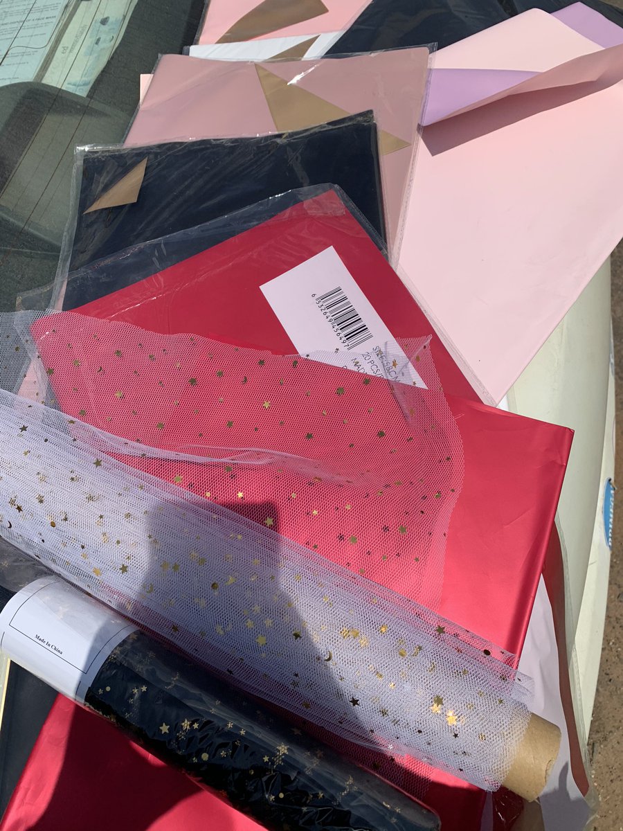 kayythemuse's tweet photo. Good morning
I have these double colour flower/bouquet wrappers for sale for 8k per pack( a pack has 20pcs). 
And I also have these cute basket for sale.
Small - 3k each
Big( metallic) - 6k each
Suitable for vendors that curate gifts
Free delivery if you buy all 🙏
Kindly retweet https://t.co/5gijLZnCLg