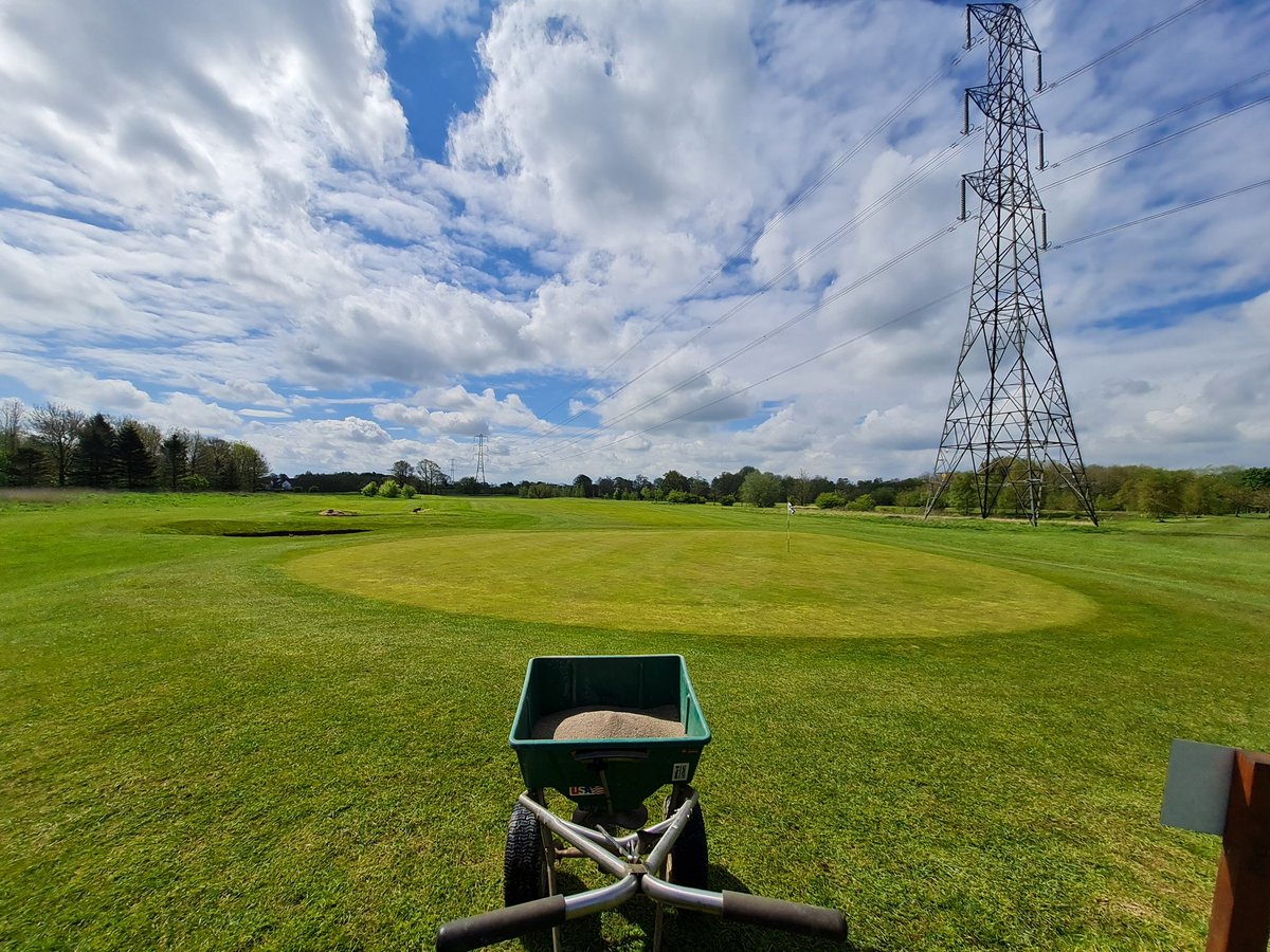 Time for a feed on the greens⛳
<a href="/MyerscoughGolf/">Myerscough Golf Course & Club</a>