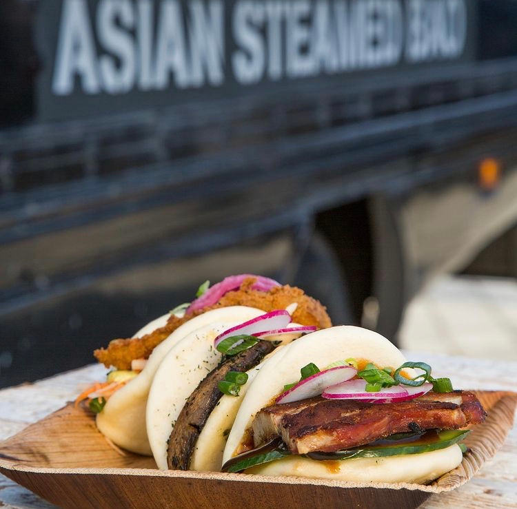 Hungry? We're steaming &amp; serving at the Queen's Head, Newton tonight from 5-8pm, join us &amp; choose from Xo Pork, Masala Grilled Chicken, or Sticky Vegan Bao – plus Gyoza! 🥟

Order now: order.guerrillakitchen.co.uk/basket/new 

Tomorrow, find us <a href="/TheFoxBurwell/">Bob Taylor</a> 5-8pm 🦊 

📷 IG purpleflamephil