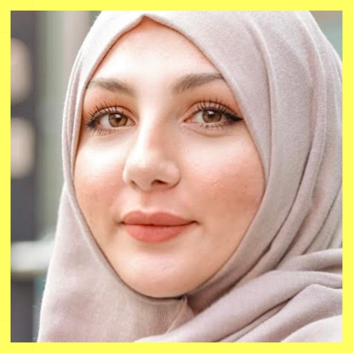 Vier sprekers vertellen over hun werk 🤩: 
@e_kahramanoglu, beleidsmedewerker Tweede Kamer, secretaris @JbOppositie, 
<a href="/LeonieSolange/">Leonie Solange</a>, projectleider PvdA, secretaris <a href="/pvda_vrouwen/">Rooie Vrouwen</a>,
<a href="/MaravanWaveren/">Mara van Waveren</a>, directeur @LobbyLokaal en
@nancymosterman, raadsgriffier gemeente Lelystad. (2/3)