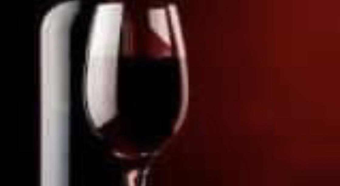 twittfilosofici's tweet photo. O’ vin è na delizia,
cá scene chian chian,
rann fr’schezz e spirit
n’da cap re cr’stian
Quann to biv a viern, t’aiut a dà calor,
a stagion arr’fresca
ma sul o cannaron, p’cchè ra n’cap,è over, è comm a nu martiell, 
ma e bbit è a sola via p’arrupusà o c’rviell

Matteo #ultimopost https://t.co/6znQyWzLPC