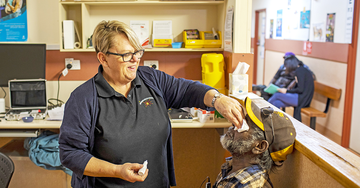FredHollows's tweet photo. 'There's no reward greater than seeing a patient's face when they have sight restored,' says nurse Cathy. For #InternationalNursesDay, we want to shine a light on this dedicated eye health #nurse who lives and works in SA's APY Lands. READ her story at: https://t.co/B1XhblLU4i https://t.co/5iMIVDoFmp