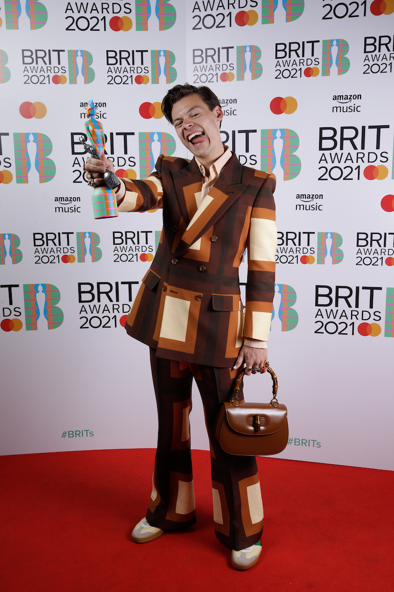 BRITs's tweet photo. Just grateful for these pics of @Harry_Styles tbh 💕 #BRITs https://t.co/zs2SB0Cl4d