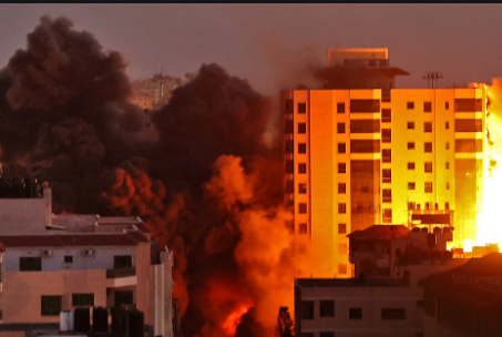 v_geuzen's tweet photo. teveel mensen zijn bezig nu met #jood tov #zionist en #palestijn tov #moslim en dan #jood vs #palestijn enz... en wie wat wanneer waarom hoe zou gedaan hebben .... maar eerst en vooral gaat het over mensen en dromen die kapotgeschoten worden #peacefire #jerusalem #gaza https://t.co/RTiVaU0VL3