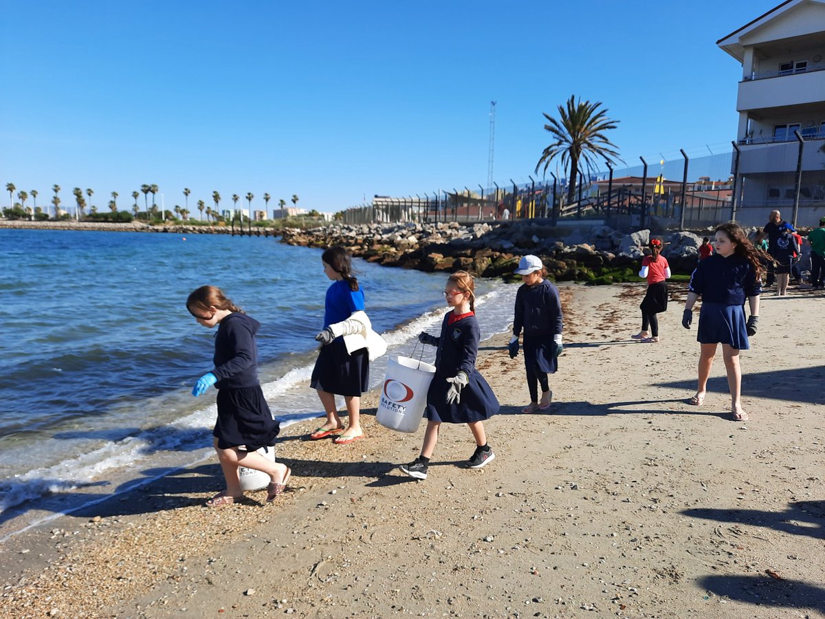 62nd #GreatGibraltarBeachClean #WesternBeach 

HPS & @AwardGibraltar participants joint effort saw 44kg of #plastic retrieved 

Exemplary & inspiring effort by our youth! 

We continue to strive for a greener, cleaner, healthier #Gibraltar 

#FullyCommitted #OurCoastlineMatters