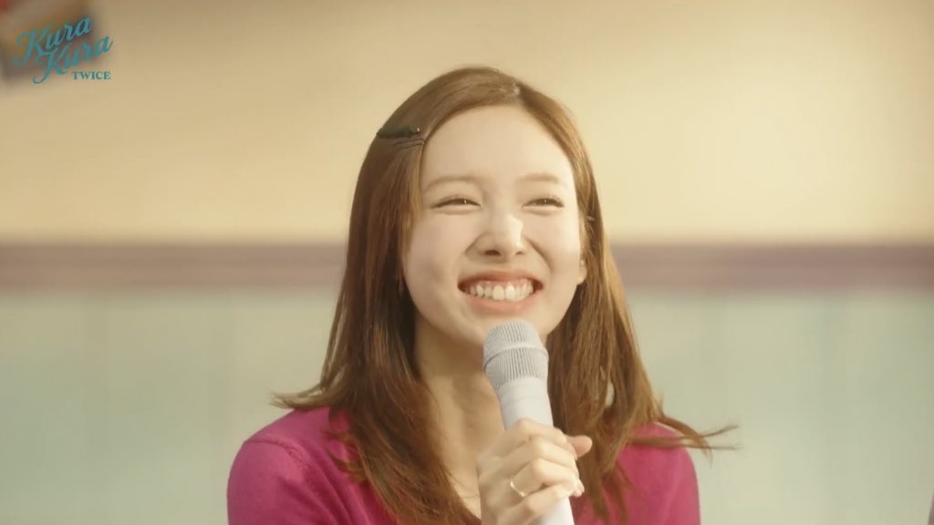 nayeon’s gummy smile 🥺