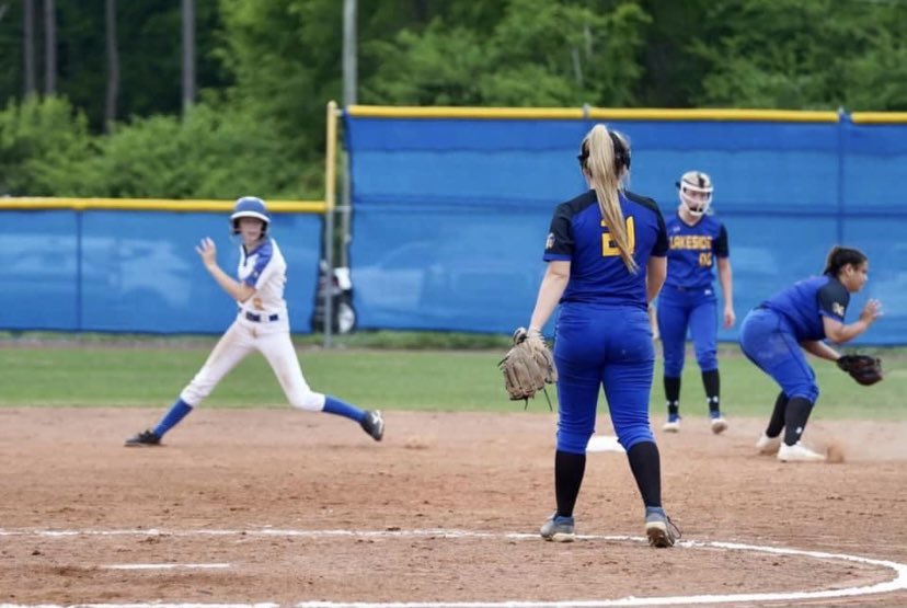 ljp_softball's tweet photo. 💛💙The Lady Jackets are headed to The State Tournament tomorrow morning! Come be a part of our send off at 6:55/7am in morning at the YellowJacket Arena or at 7:15/7:20am at The Big Red in East End. 
It’s Great To Be A Lady Jacket!!  💛💙 https://t.co/bgXvx6DgR9