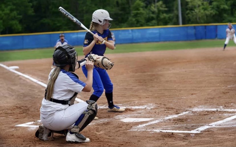 ljp_softball's tweet photo. 💛💙The Lady Jackets are headed to The State Tournament tomorrow morning! Come be a part of our send off at 6:55/7am in morning at the YellowJacket Arena or at 7:15/7:20am at The Big Red in East End. 
It’s Great To Be A Lady Jacket!!  💛💙 https://t.co/bgXvx6DgR9
