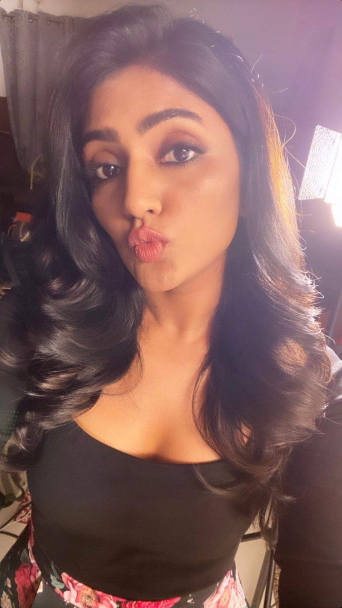 Expressive Selfie Of Beautiful @YoursEesha 😍🔥 

#EeshaRebba #LockdownOfficial