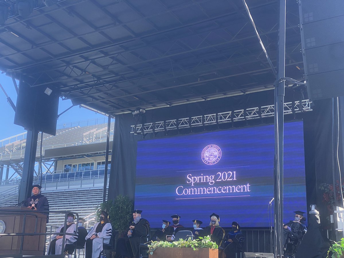 MikeFloresLV's tweet photo. Beautiful day for #NevadaGrad! https://t.co/tuDjWhZRei