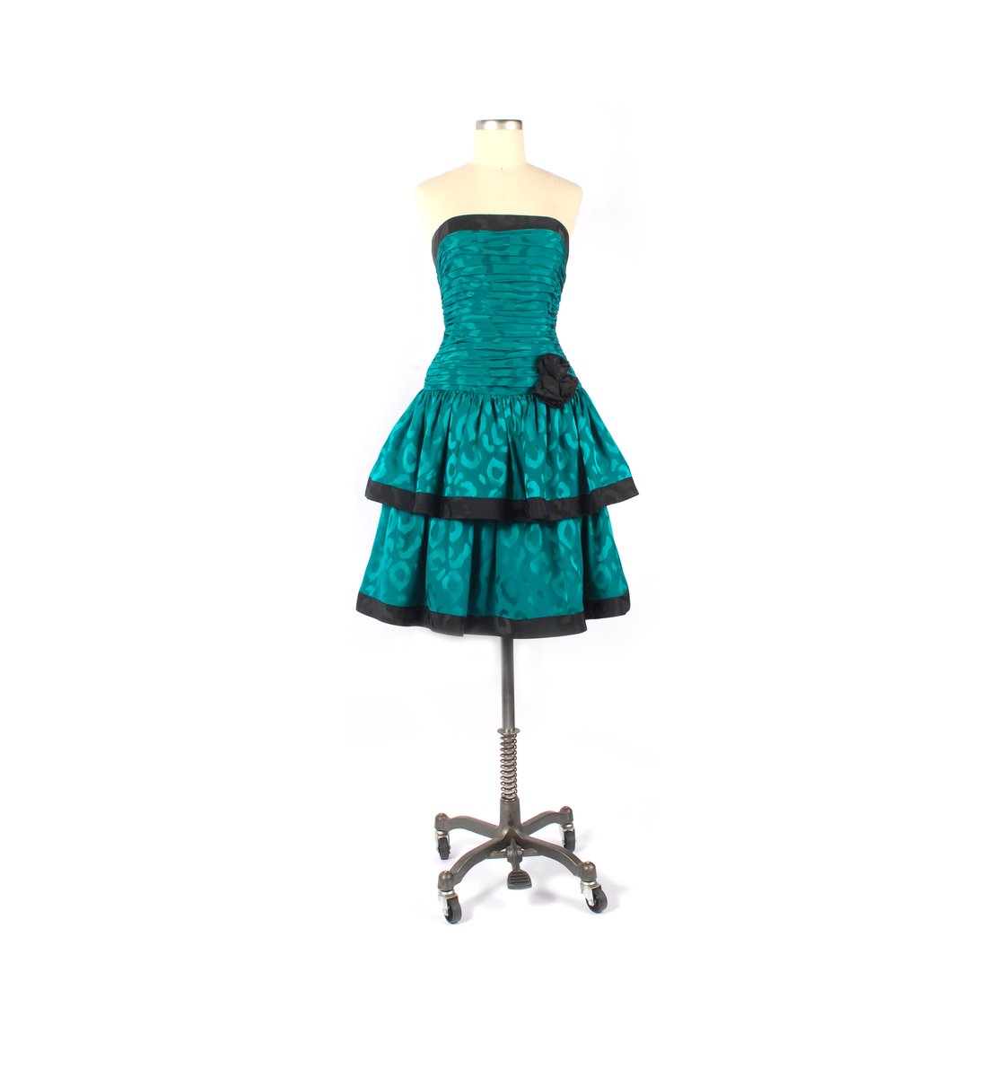 Fresh to Etsy: Vintage green &amp; black silk jacquard 80s strapless party/prom dress #80spromdress #80spartydress #80ssilkdress etsy.com/listing/101798…