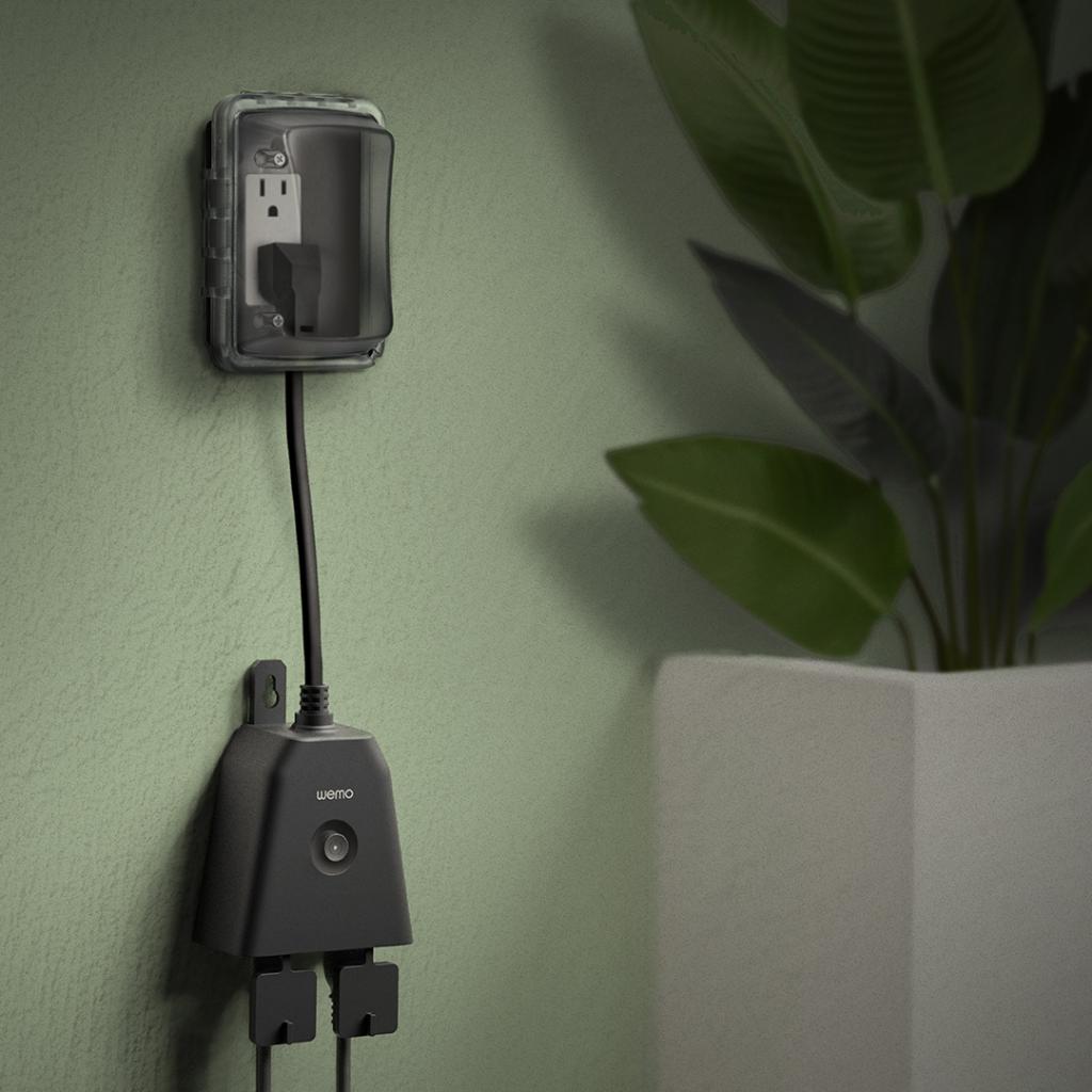 WEMO's tweet image. Take control this summer. ☀️ Our WiFi Smart Outdoor Plug features two weather-resistant outlets for smart control over lights and other outdoor devices.⛱️