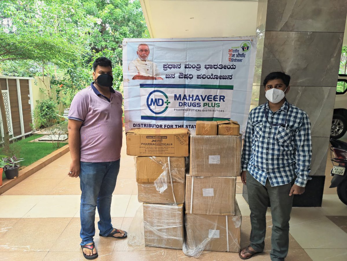 SadaSmitha's tweet photo. Thanking Mahaveer drugs for donating 28000 sanitizer sachets and 225 bottles of sanitisers to  SadaSmitha foundation.
Thanks for being a part of our Nobel work to fight Covid. @DVSadanandGowda @shivaramdv https://t.co/BaRvgmP9Ti