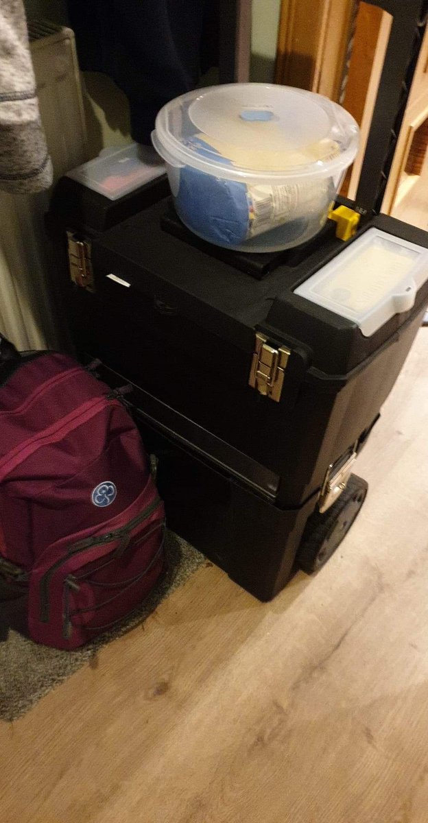 20thPerth's tweet photo. @emmaritchie1 @GirlguidingScot @Girlguiding @GuidingMembers I had this plus a full carrier bag on a bus. Thankfully my 19 yr old picked me up after our outdoor cooking session or I think the bus driver might have objected 🤣 https://t.co/SKHOLRt4Ku