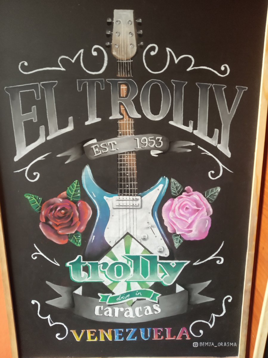 Arte para mis amigos de <a href="/eltrolly/">Trolly de Las Mercedes</a> 
"El templo del Bacon"
#siestiza #tiza #arteentiza #bemjadibujante