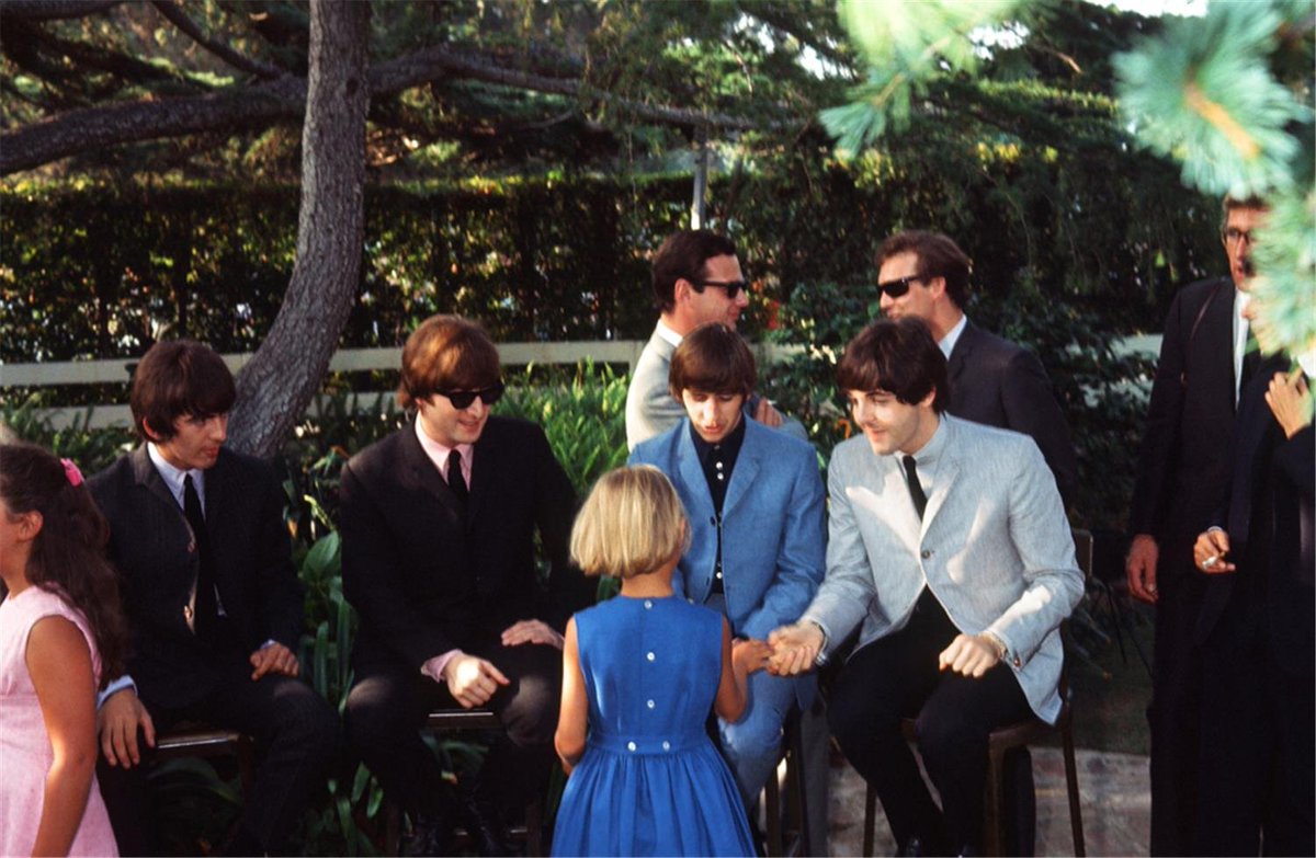 summer_turtle_'s tweet image. The Beatles and Entourage At Hemophilia Foundation Charity Event 1964
