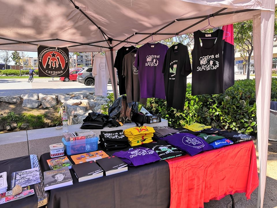 Els Jardins Món Racó del pratenc barri de la Barceloneta van acollir dissabte passat un acte organitza't per CNT, per parlar sobre les Seccions Sindicals com mitjà de defensa laboral i lluita de la classe treballadora, amb representats de Mediapro. Eurest, Serunión, i Ensenyament