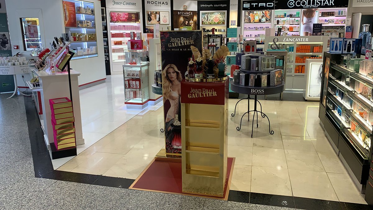 RotulosRichard's tweet photo. Más instalaciones realizadas, todos los negocios se ponen al día, no  seas el último. ¡¡ que llega el verano !! 😀
https://t.co/agVdlg7pIL
987 800 950 https://t.co/pnxLRyj8rP