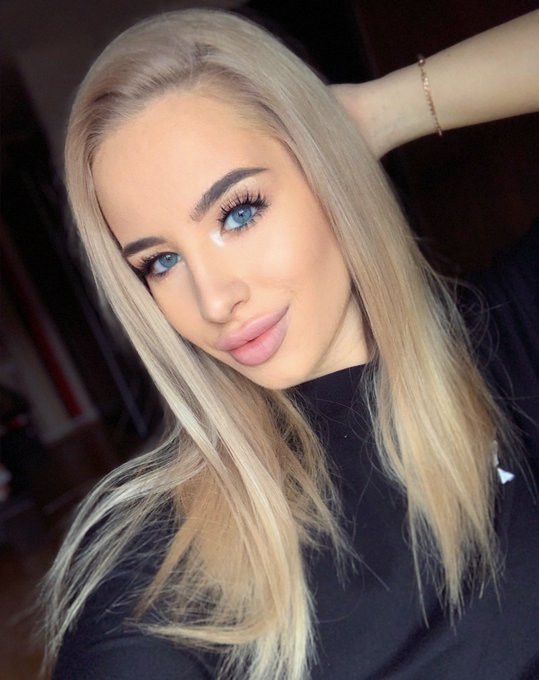 Anastacyahot’s pics and videos