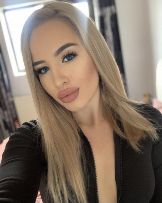 Anastacyahot’s pics and videos