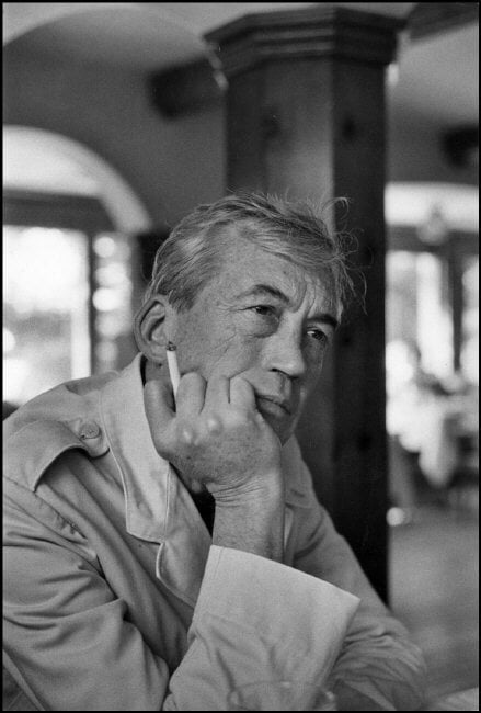 literlandweb1's tweet photo. "La madurez- decía John Huston-  es la capacidad de aceptar la incertidumbre". https://t.co/1kde6A234S