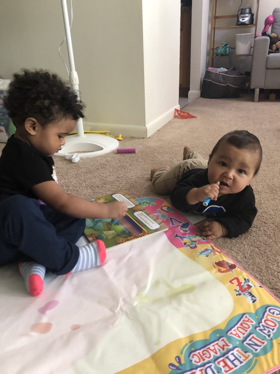 ThinZombie's tweet photo. @tyrabanks Meeting people again my daughters first baby visitor https://t.co/5f2ddIs6nQ
