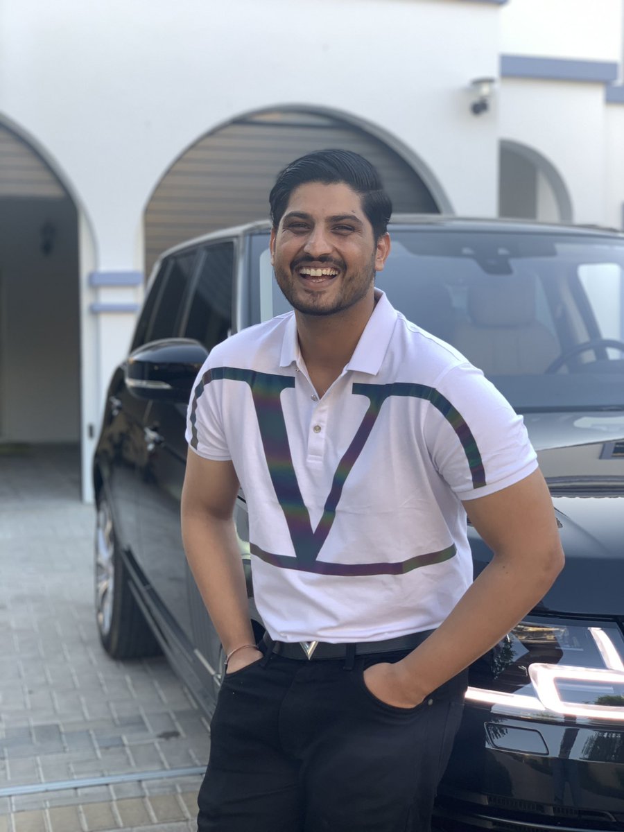 Shayad tere dil te raaj na kar saka’n , tere dil da raaz hee sahi , mai bebuniyaadi di buniyaad  vich tu te mai likhiya hai …….haan te zara ehh lokaayi to palla chutt giya , ehh ishq karan da tareeka mai tere kolo sikhiya hai …… #Gurnam