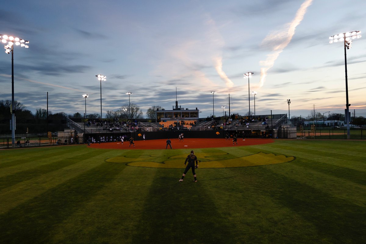 iowasoftball's tweet photo. One Last Homestand

4⃣🆚 Illinois

📝: https://t.co/n8SumFIa3I

#Hawkeyes #FightForIowa https://t.co/SThLARdbTh