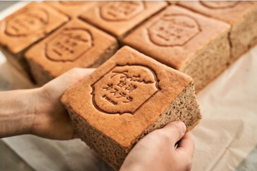 『アンドアールグレイ』から極上の台湾カステラが登場！茶葉を練りこんだフワフワ生地が最高！！