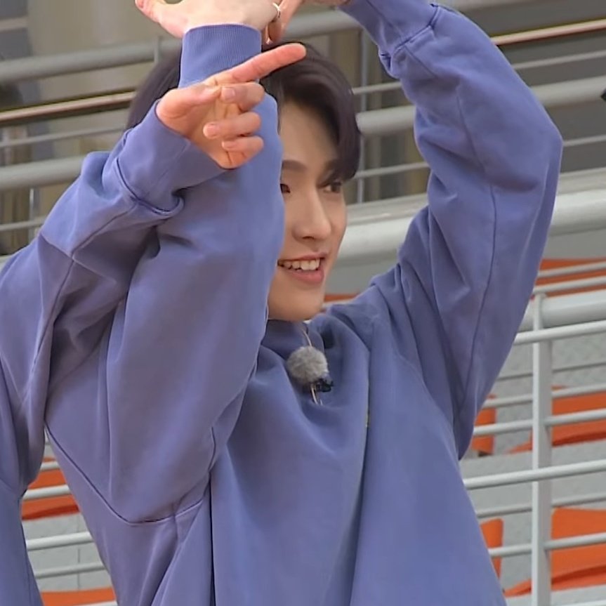 DNOSOURCE's tweet image. the cutest lider and maknae &amp;lt;3