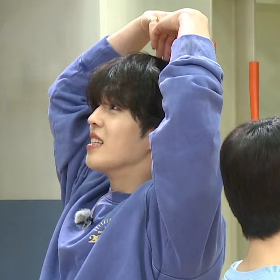 DNOSOURCE's tweet image. the cutest lider and maknae &amp;lt;3