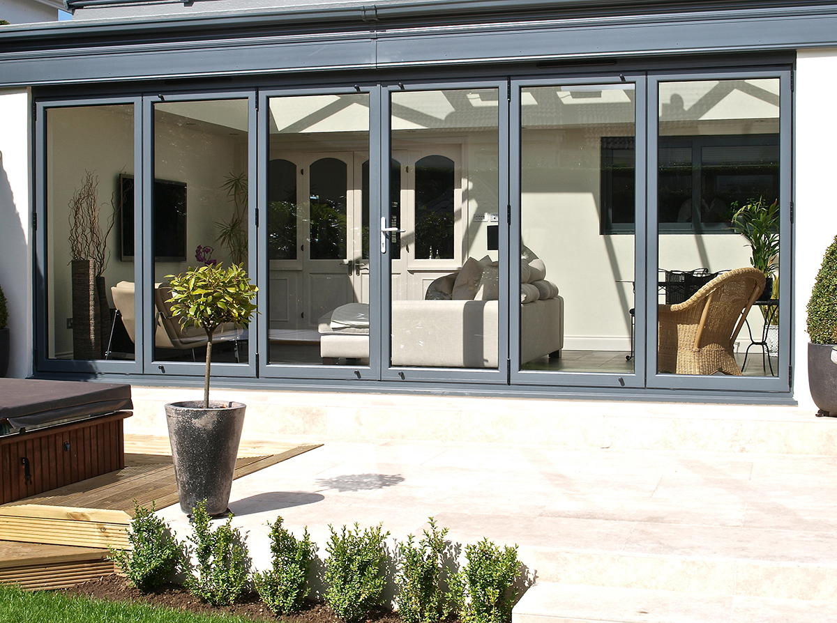 SilverTreeWD1's tweet image. It's not too late to get those bifolds in for the summer. Give us a call on (01279) 883292 for a no obligation, contact free quote #summer #needsomesun #bifolds #homedecor #homeimprovement