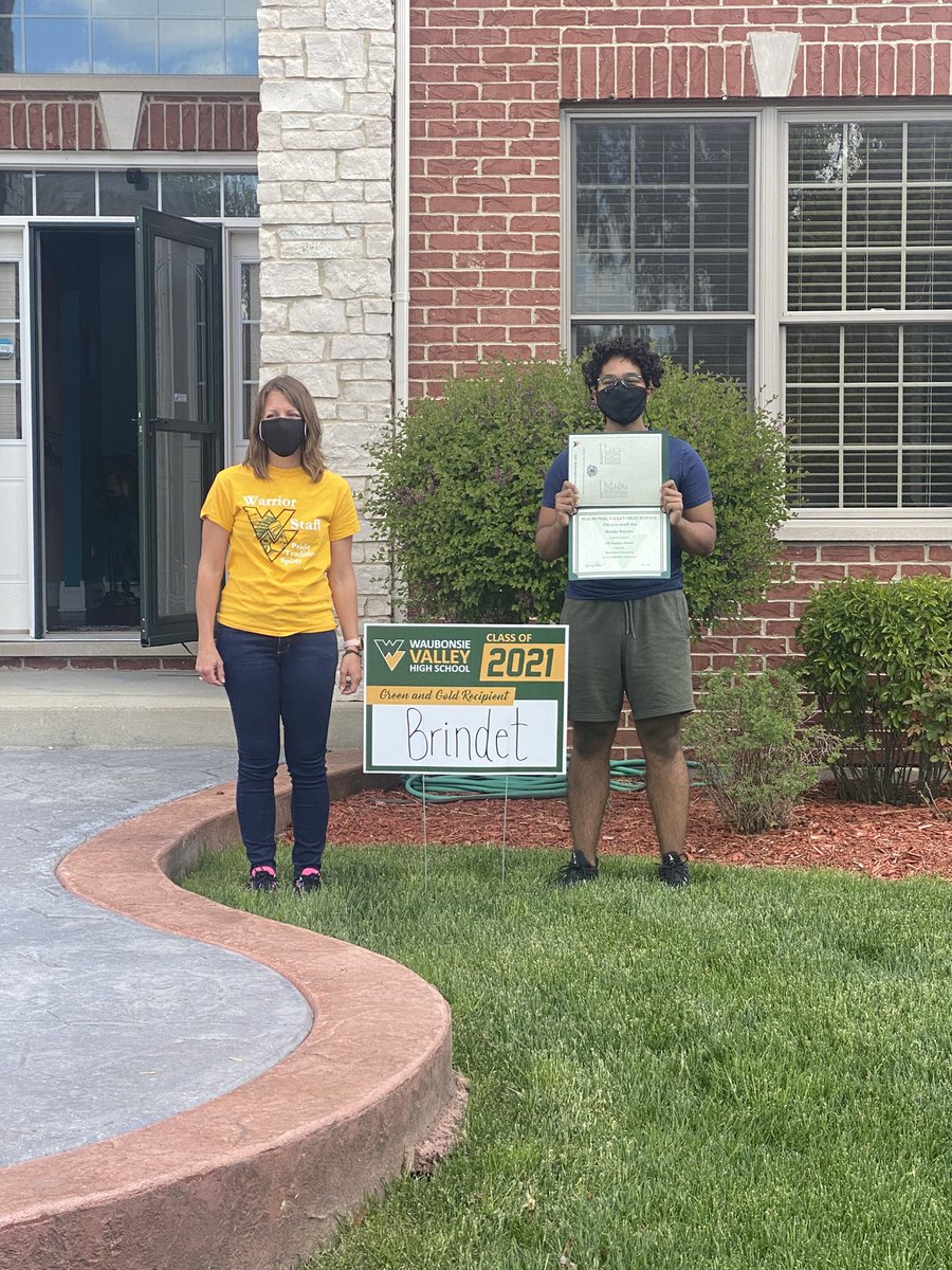 Molly Owles tweet media