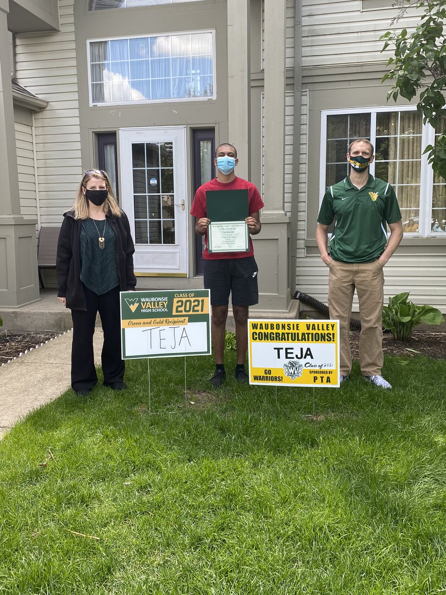 Molly Owles tweet media