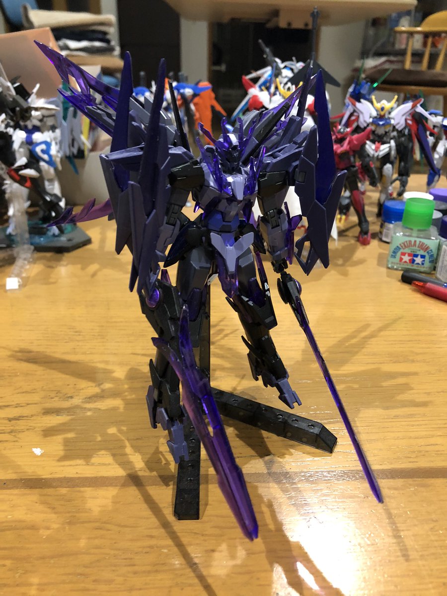 zero_br10's tweet photo. 黒だというなら…！

何気に気に入っている子たちです！

特に、トランジェントグレイシャーのカスタムは結構こだわった気がする…

 #黒いガンプラ制作委員会 https://t.co/6aYv29VdhS