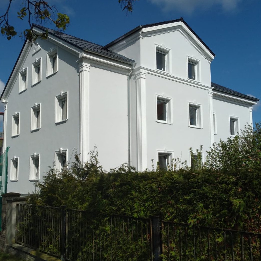 Aus Liebe zum Handwerk. Ein weiteres Schmuckstück ist nun einzugsfertig. #Dachdeckermeisterbetrieb #Ziegeldächer #Zimmermansarbeiten #Dachklempnerarbeiten #Schieferarbeiten #Dachterrassen #Dachfenster #Aufdachdämmung #Sturmschäden