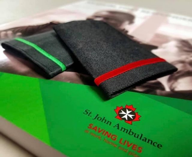 SJA_York's tweet photo. #NationalNursesWeek - #StJohnAmbulance has many volunteer 👩‍⚕️👨‍⚕️ #nurses. In Canada, you can tell our uniformed members by their shoulder epaulettes. Registered Nurses (RN) have RED strip while Registered Practical Nurses (RPN) have GREEN stripe. Happy Nurses Week ❤️ #ThankYou! https://t.co/mRK96JqXnL