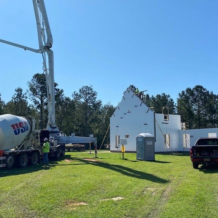 Check out that gable by <a href="/Force5Walls/">Paul Hubble(Force 5)</a> in Robertsdale, Alabama! 💯