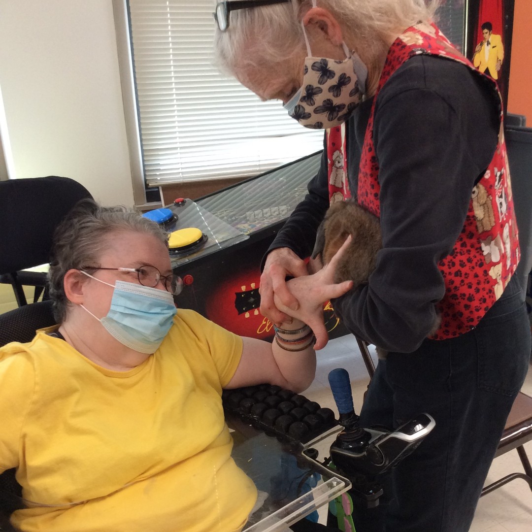 INGLISdotorg's tweet photo. Pet Therapy is back in action! Furry friends from Paw of the Spirit came to visit Inglis House.

Pet therapy is a low-stimulation form of therapy with many benefits including stress reduction, happiness, increased self-esteem, and increased mental activity.

#WellnessWednesday https://t.co/TuDRnbyd5e