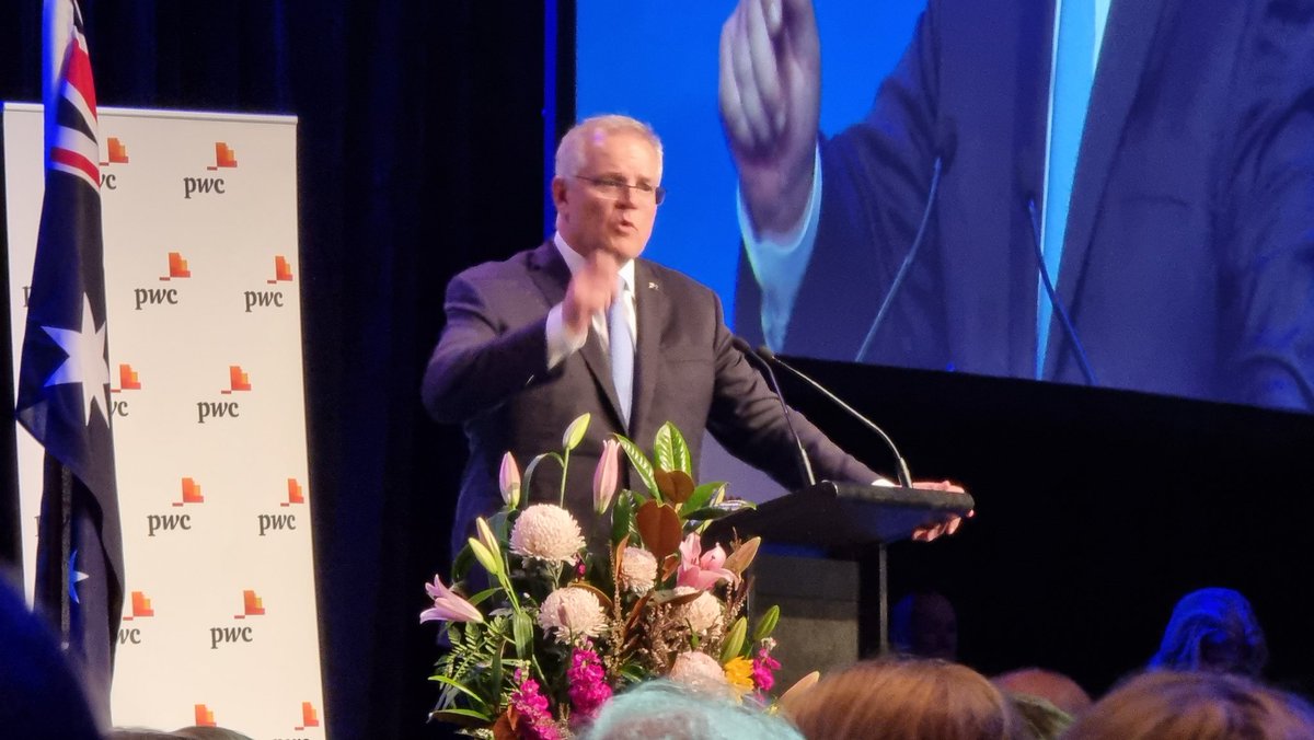 TheRealTimBos's tweet photo. I just arrived home from a very busy 2 days at Parliament House in Canberra. Met with some senators, minister's and the PM's aide to discuss ShareRing and our future plans. The highlight was being invited to the 2021 Federal Budget dinner in the Great Hall. https://t.co/jzx34OO20E